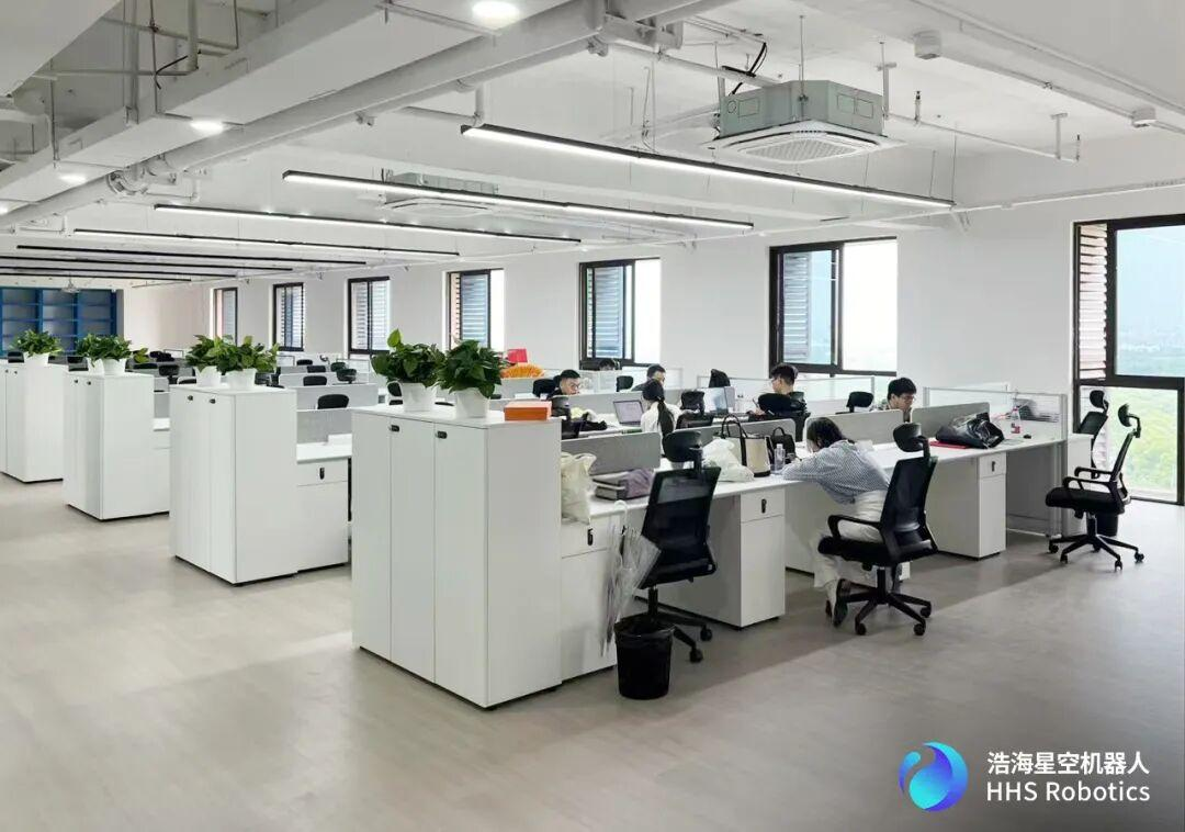浩海星空机器人落地闵行!开启行业级具身智能服务机器人新篇章（images 3）